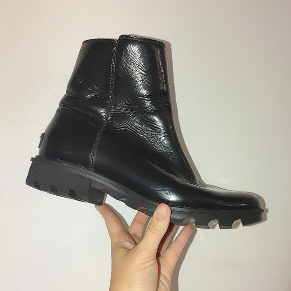 Sorel Shoes - Sorel Women's Phoenix Patent Zip Black Leather Ankle Boots NL3158-010 Size 9